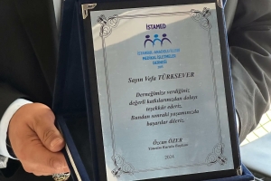 Vefa Türksever\\\\\\\\\\\\\\\\\\\\\\\\\\\\\\\'e Teşekkür Plaketi ve Başkan Yardımcılığı Görevi