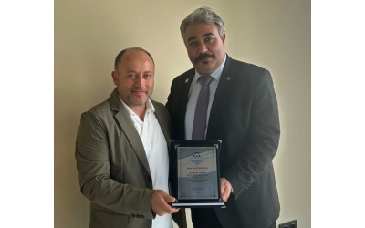 Vefa Türksever\\\\\\\\\\\\\\\\\\\\\\\\\\\\\\\'e Teşekkür Plaketi ve Başkan Yardımcılığı Görevi